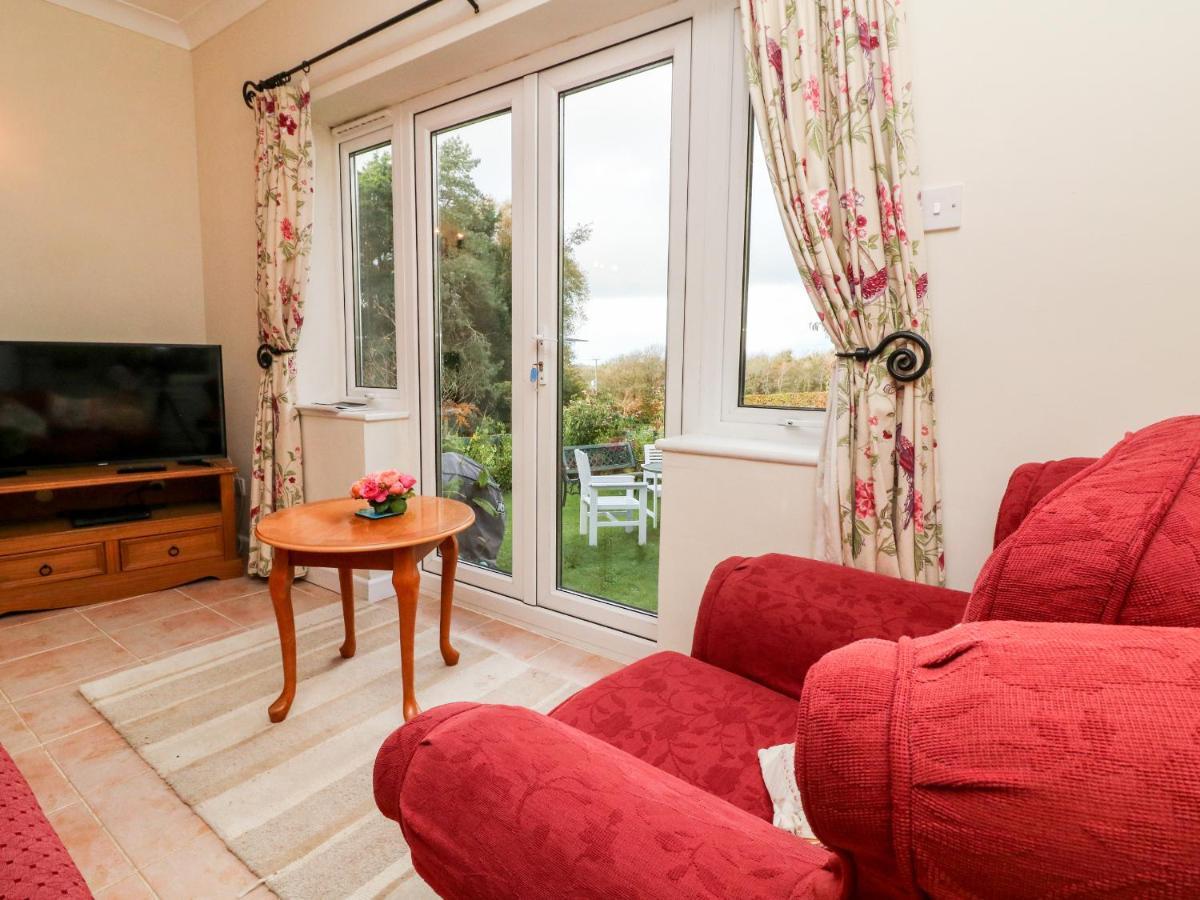 Claire'S Cottage Poughill  エクステリア 写真