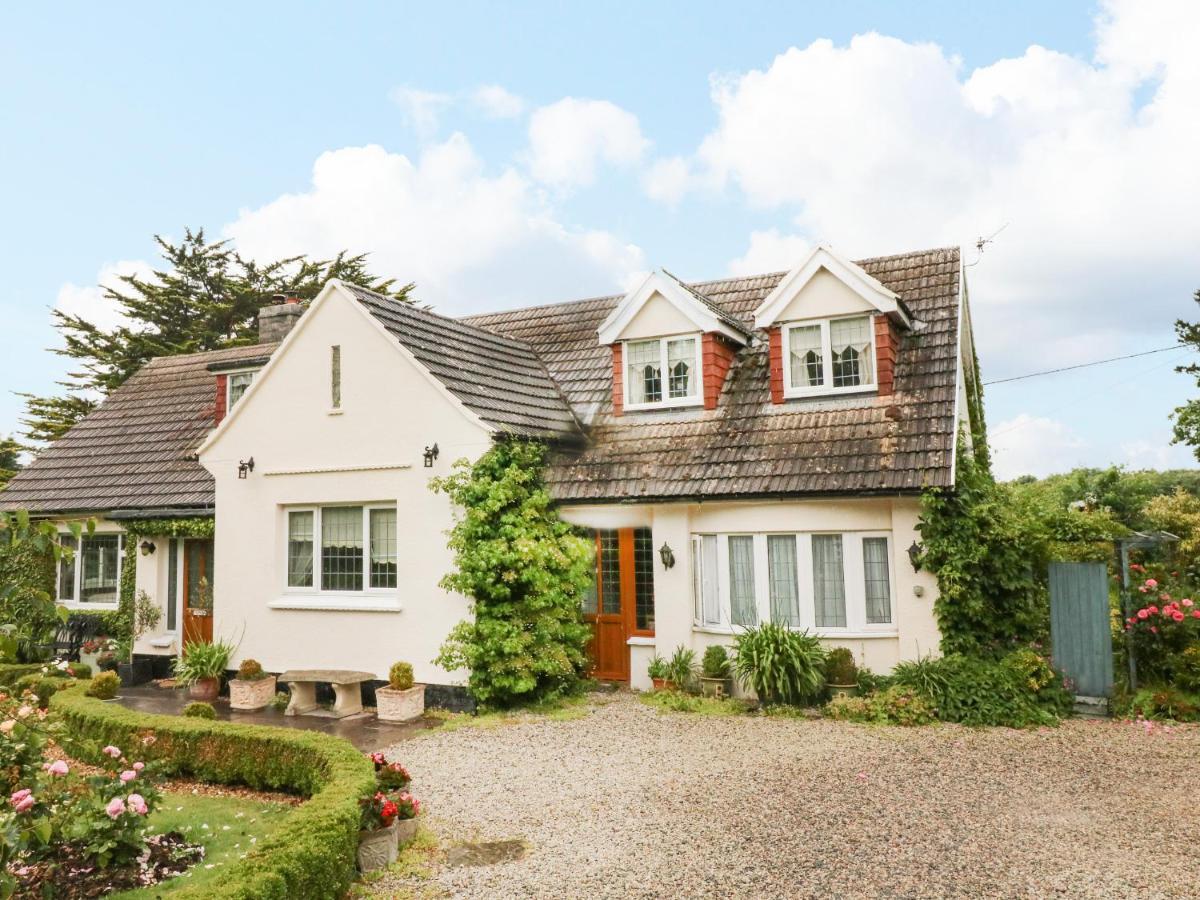 Claire'S Cottage Poughill  エクステリア 写真